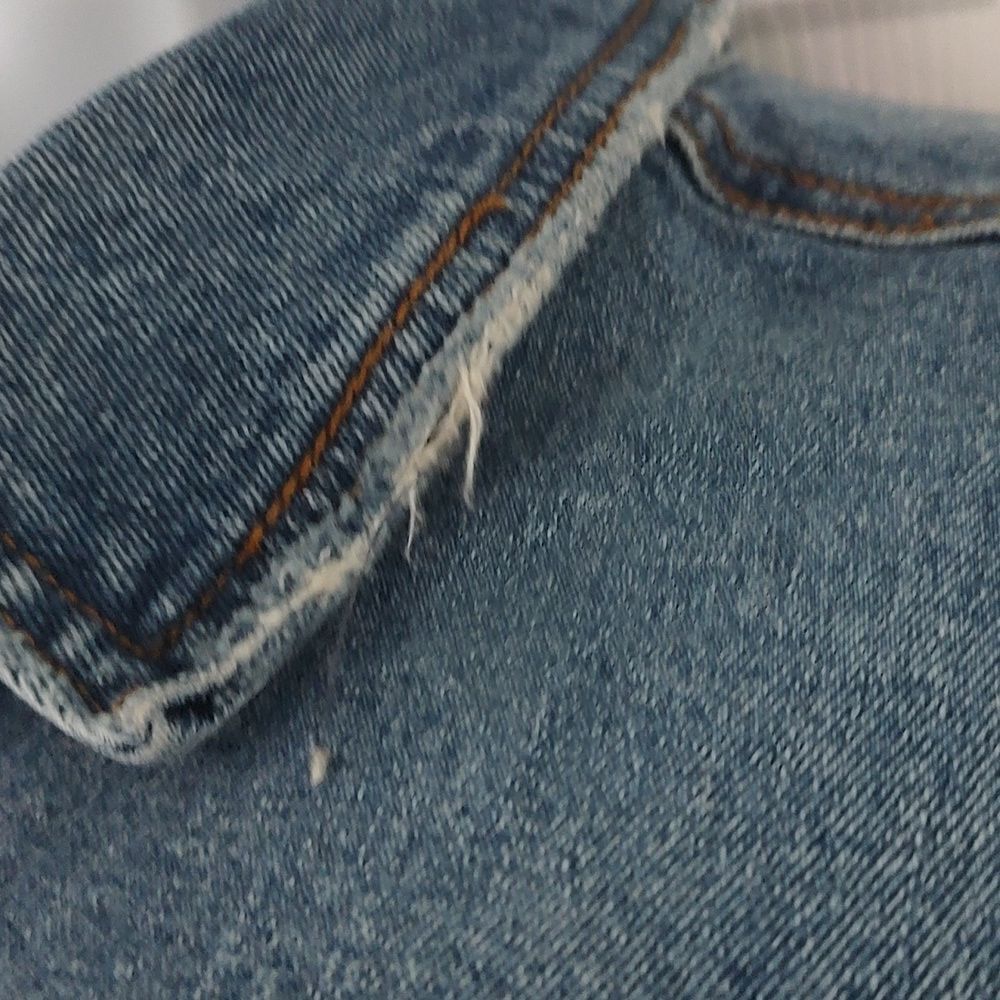 Universal Thread  distressed jean jacket   Sz L - Picture 3 of 6